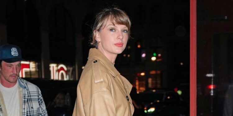 DETENIDO POR TERCERA VEZ: PRESUNTO ACOSADOR DE TAYLOR SWIFT ACECHA SU RESIDENCIA EN MANHATTAN 1 DETENIDO POR TERCERA VEZ: PRESUNTO ACOSADOR DE TAYLOR SWIFT ACECHA SU RESIDENCIA EN MANHATTAN