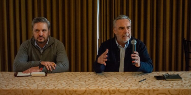 ALONSO RAMÍREZ NIEGA EXPROPIACIÓN DE AFORES Y LLAMA A UNIDAD NACIONAL 1 ALONSO RAMÍREZ NIEGA EXPROPIACIÓN DE AFORES Y LLAMA A UNIDAD NACIONAL