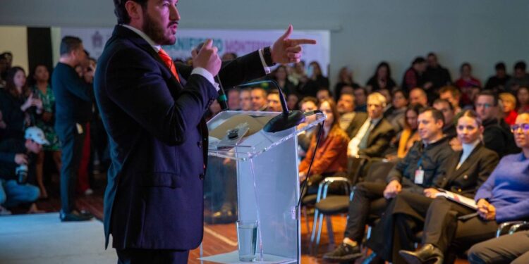 SUBE SAMUEL EL TONO; PIDE REUBICAR REFINERÍA