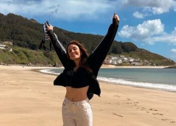 ROENLARED: LA YOUTUBER QUE LUCHÓ CONTRA LA ANOREXIA Y PROMUEVE LA ACEPTACIÓN CORPORAL