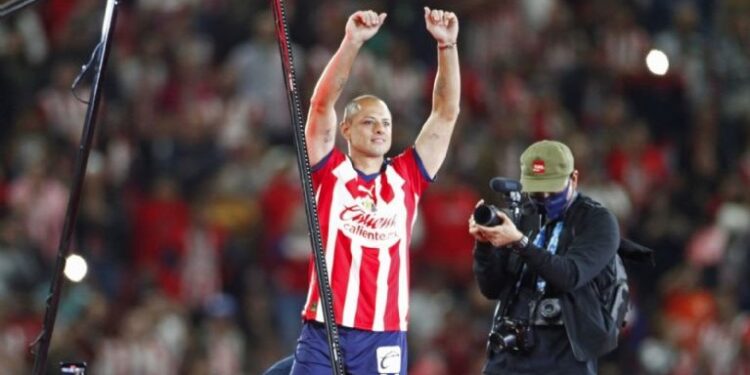 DAVID FAITELSON ADELANTA POSIBLE REGRESO DE ‘CHICHARITO’ CON CHIVAS: ¿SERÁ CONTRA PUMAS?