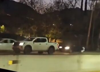 CIRCULA DE REVERSA ¡POR CARRETERA NACIONAL!