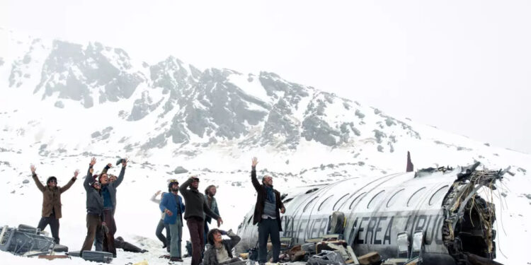 “LA SOCIEDAD DE LA NIEVE”: EL DRAMA BASADO EN HECHOS REALES QUE CONMUEVE Y HONRA A LOS SOBREVIVIENTES