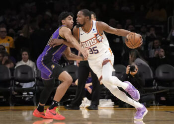 BRADLEY BEAL LIDERA LA VICTORIA DE LOS SUNS SOBRE LOS LAKERS CON UNA ACTUACIÓN ESTELAR