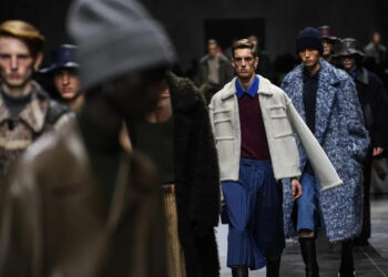 DESLUMBRANTE INICIO DE LA SEMANA DE LA MODA DE MILÁN 2024 CON PRENDAS INNOVADORAS Y CELEBRIDADES