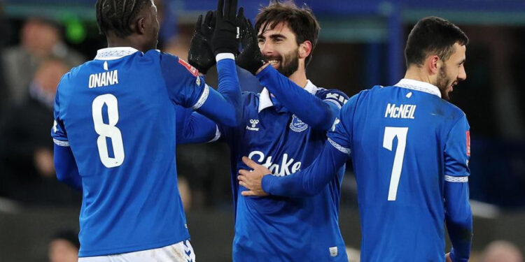 EVERTON Y NOTTINGHAM FOREST AVANZAN EN LA FA CUP TRAS DUELOS DE DESEMPATE 1 EVERTON Y NOTTINGHAM FOREST AVANZAN EN LA FA CUP TRAS DUELOS DE DESEMPATE
