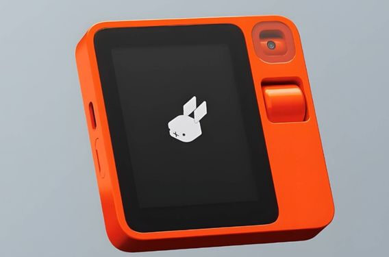 LA REVOLUCIÓN DE LA INTELIGENCIA ARTIFICIAL EN 2024: CONOCE EL RABBIT R1, EL DISPOSITIVO QUE ROMPE ESQUEMAS 1 LA REVOLUCIÓN DE LA INTELIGENCIA ARTIFICIAL EN 2024: CONOCE EL RABBIT R1, EL DISPOSITIVO QUE ROMPE ESQUEMAS