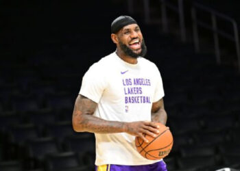 LEBRON JAMES HACE HISTORIA AL SER NOMBRADO PARA SU 20° EQUIPO ALL-STAR