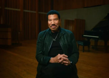 NETFLIX ESTRENA “LA GRAN NOCHE DEL POP”: UN DOCUMENTAL SOBRE EL HITO MUSICAL DE LOS AÑOS 80