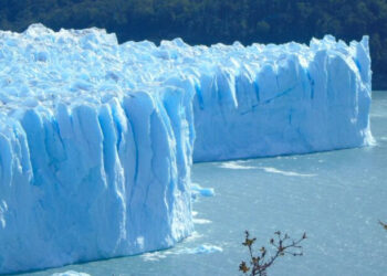 ESTUDIO DE LA NASA REVELA PÉRDIDA RÉCORD DE HIELO EN GROENLANDIA SEGÚN LA UNAM