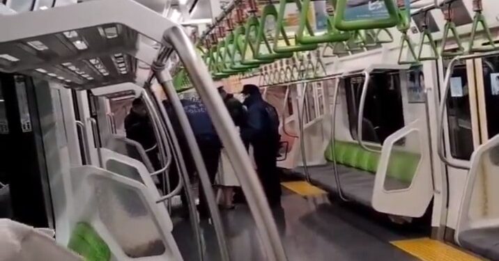 ¡ATAQUE EN TREN DE TOKIO! MUJER APUÑALA A TRES PERSONAS EN ESTACIÓN DE AKIHABARA 1 ¡ATAQUE EN TREN DE TOKIO! MUJER APUÑALA A TRES PERSONAS EN ESTACIÓN DE AKIHABARA