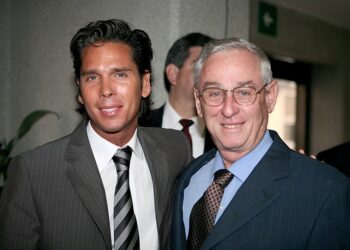 ROBERTO PALAZUELOS ROSENSWEIT: ADIÓS AL PADRE DEL DIAMANTE NEGRO, UNA TRAYECTORIA INOLVIDABLE