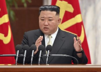 TENSIÓN EN LA PENÍNSULA: COREA DEL NORTE DESCARGA MÁS DE 200 PROYECTILES EN UNA ESCALADA MILITAR