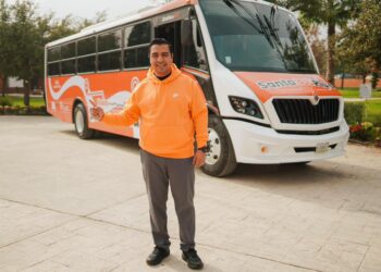 REANUDA NAVA SANTA BUS