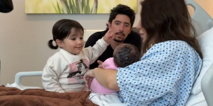 ALEX FERNÁNDEZ, FELIZ PADRE POR SEGUNDA VEZ: LA DINASTÍA FERNÁNDEZ RECIBE CON JÚBILO A LA PEQUEÑA NIRVANA