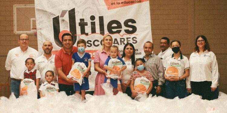 ENTREGA NAVA 65 MIL ÚTILES ESCOLARES Y 9 MIL LENTES A ESTUDIANTES DE SANTA 1 ENTREGA NAVA 65 MIL ÚTILES ESCOLARES Y 9 MIL LENTES A ESTUDIANTES DE SANTA