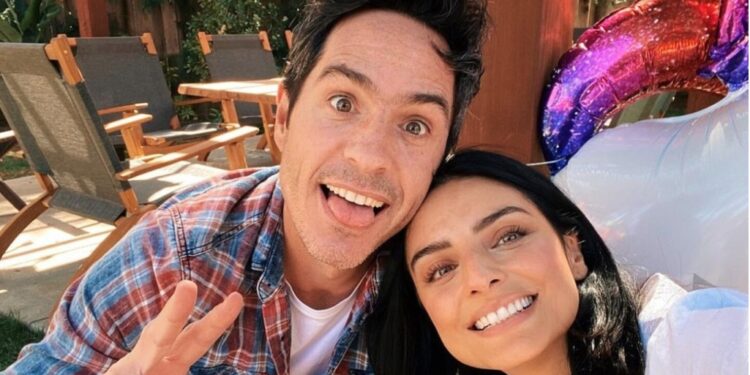 MAURICIO OCHMANN Y AISLINN DERBEZ COMPARTEN VACACIONES FAMILIARES EN ESPAÑA 1 MAURICIO OCHMANN Y AISLINN DERBEZ COMPARTEN VACACIONES FAMILIARES EN ESPAÑA