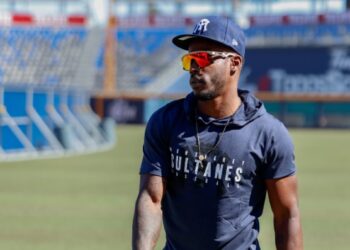 SE PRUEBA GUARDIA CUBANO DEL CARL’S JR. CON LOS SULTANES