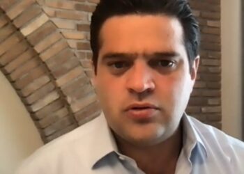 INVESTIGA FGR A PACO CIENFUEGOS POR TRANSFERENCIAS AL EXTRANJERO E INGRESOS MILLONARIOS