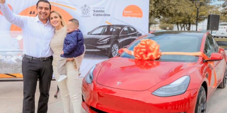 ¡UN TEEESLA! PAGAN PREDIAL A TIEMPO Y GANAN AUTOS ELÉCTRICOS EN SANTA CATARINA 1 ¡UN TEEESLA! PAGAN PREDIAL A TIEMPO Y GANAN AUTOS ELÉCTRICOS EN SANTA CATARINA