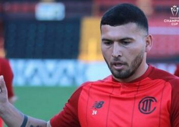 AFICIÓN REACCIONA CON INDIGNACIÓN TRAS LESIÓN DE JUAN ESCOBAR EN CONCACAF CHAMPIONS LEAGUE