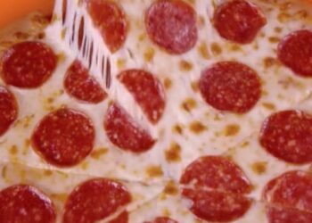 ¡PROMOCIÓN IMPERDIBLE! LITTLE CAESARS OFRECE PIZZAS GRANDES A SOLO 10 PESOS