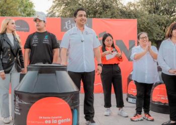 ENTREGA NAVA TINACOS EN SANTA