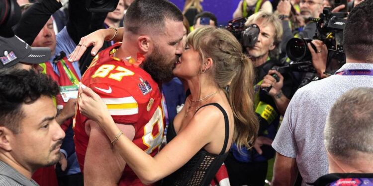 TAYLOR SWIFT Y TRAVIS KELCE BRILLAN EN EL SUPER BOWL 1 TAYLOR SWIFT Y TRAVIS KELCE BRILLAN EN EL SUPER BOWL
