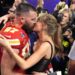 TAYLOR SWIFT Y TRAVIS KELCE BRILLAN EN EL SUPER BOWL