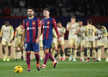 BARCELONA RESCATA EMPATE ANTE GRANADA EN UN PARTIDO DE ALTA TENSIÓN