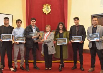 EQUIPO PERUANO GANA CAMPEONATO MUNDIAL DE LA NASA CON AGENCIA DE TURISMO ESPACIAL