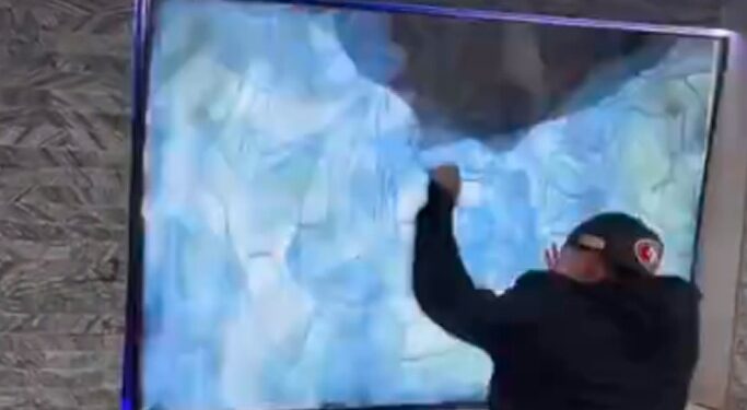 PANTALLAS ROTAS; EL OTRO SALDO DEL SUPER BOWL 1 PANTALLAS ROTAS; EL OTRO SALDO DEL SUPER BOWL