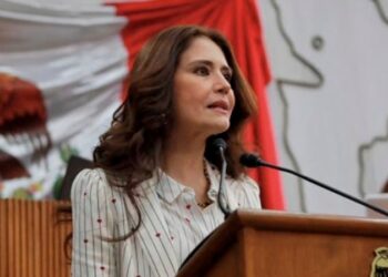 DESTAPA ALHINNA FALSIFICACIÓN; NIEGA PEDIR REINGRESO AL CONGRESO Y REITERA RENUNCIA