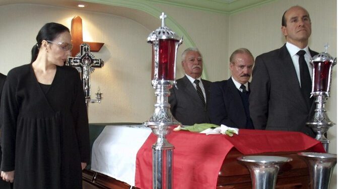 FALLECE SASHA MONTENEGRO, EXESPOSA DEL PRESIDENTE MEXICANO JOSÉ LÓPEZ PORTILLO 1 FALLECE SASHA MONTENEGRO, EXESPOSA DEL PRESIDENTE MEXICANO JOSÉ LÓPEZ PORTILLO