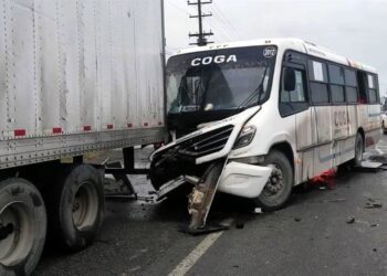 DEJA 14 HERIDOS CHOQUE EN CARRETERA A LAREDO EN APODACA