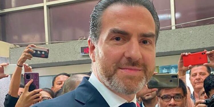 DESTAPAN A ADRIÁN POR ALCALDÍA DE MONTERREY