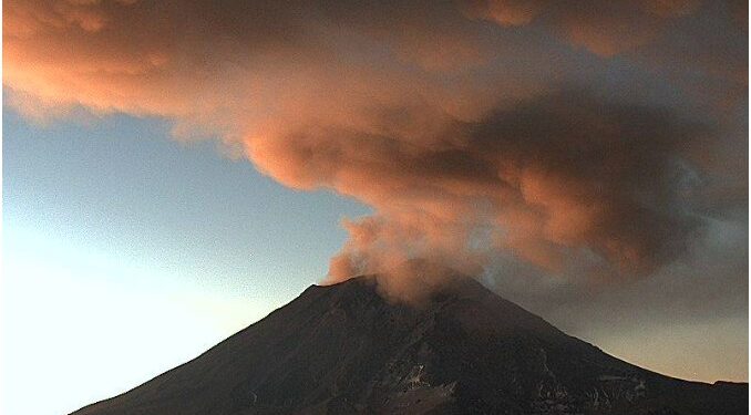 INCREMENTA LA ACTIVIDAD DEL VOLCÁN POPOCATÉPETL: EMISIÓN DE CENIZA Y TREMOR DURANTE MÁS DE 16 HORAS 1 INCREMENTA LA ACTIVIDAD DEL VOLCÁN POPOCATÉPETL: EMISIÓN DE CENIZA Y TREMOR DURANTE MÁS DE 16 HORAS