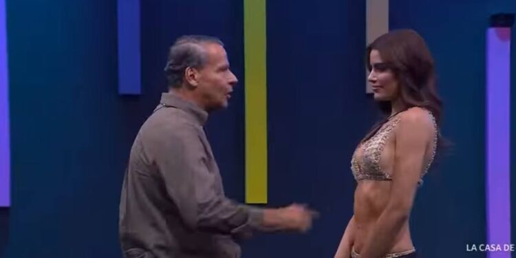 FUERTES CRÍTICAS ENTRE ALFREDO ADAME Y ARIADNA GUTIÉRREZ: UN ENFRENTAMIENTO SIN RESERVAS 1 FUERTES CRÍTICAS ENTRE ALFREDO ADAME Y ARIADNA GUTIÉRREZ: UN ENFRENTAMIENTO SIN RESERVAS