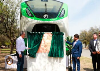 EXHIBEN PRIMER VAGÓN DEL NUEVO METRO EN PARQUE FUNDIDORA