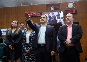 TOMAN PROTESTA A PERFECTO REYES, DIPUTADO SUPLENTE DE HÉCTOR GARCÍA