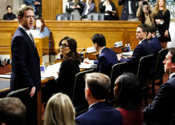 MARK ZUCKERBERG SE DISCULPA CON LAS FAMILIAS DE LOS NIÑOS AFECTADOS POR ACOSO EN REDES SOCIALES