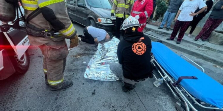 CONFUNDE AGUA CON GASOLINA E INCENDIA SU VEHÍCULO 1 CONFUNDE AGUA CON GASOLINA E INCENDIA SU VEHÍCULO