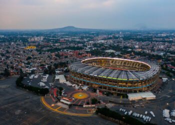 FIFA REVISA EL ESTADIO AZTECA ANTE PLANES DE REMODELACIÓN PARA EL MUNDIAL 2026
