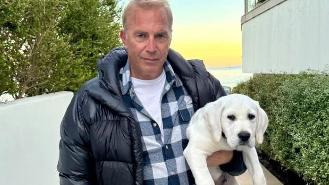 KEVIN COSTNER REVELA SU NUEVO AMOR: UN CACHORRO DE LABRADOR