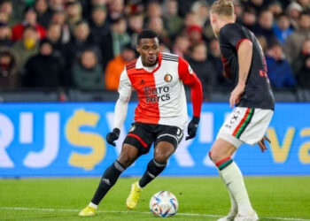 AMÉRICA DA LA BIENVENIDA A JAVAIRO DILROSUN