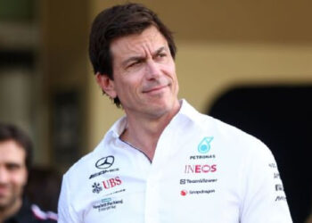 TOTO WOLFF HABLA SOBRE LA SALIDA DE HAMILTON A FERRARI: “EL MOMENTO FUE SORPRENDENTE”