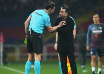 XAVI CRITICA AL ARBITRAJE Y ACLARA SU DECISIÓN DE DEJAR EL CARGO