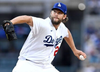CLAYTON KERSHAW REGRESA A LOS DODGERS CON UN NUEVO CONTRATO
