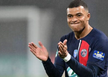 KYLIAN MBAPPÉ SE PIERDE EL ENTRENAMIENTO DEL PSG DEBIDO A UNA POSIBLE LESIÓN EN EL TOBILLO