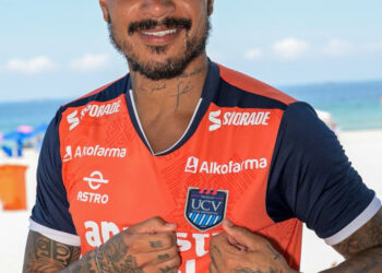 PAOLO GUERRERO SE PREPARA PARA SU DEBUT CON CÉSAR VALLEJO EN TRUJILLO